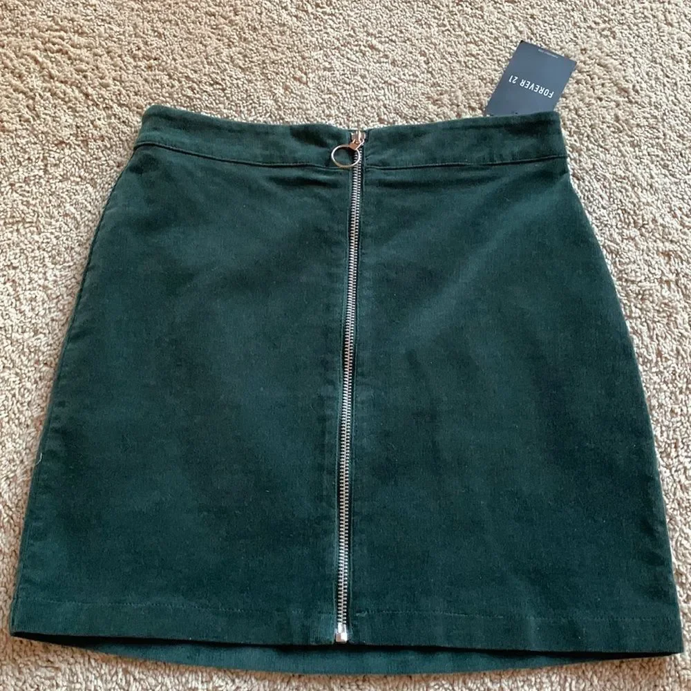 Green Corduroy Zip‎ Front mini Skirt, Small NWT Forever 21 Irish - Picture 2 of 6